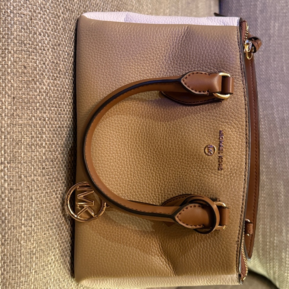 EXCELLENT CONDITION-CLEAN-MICHAEL KORS Brown Leather Satchel with Gold Accents